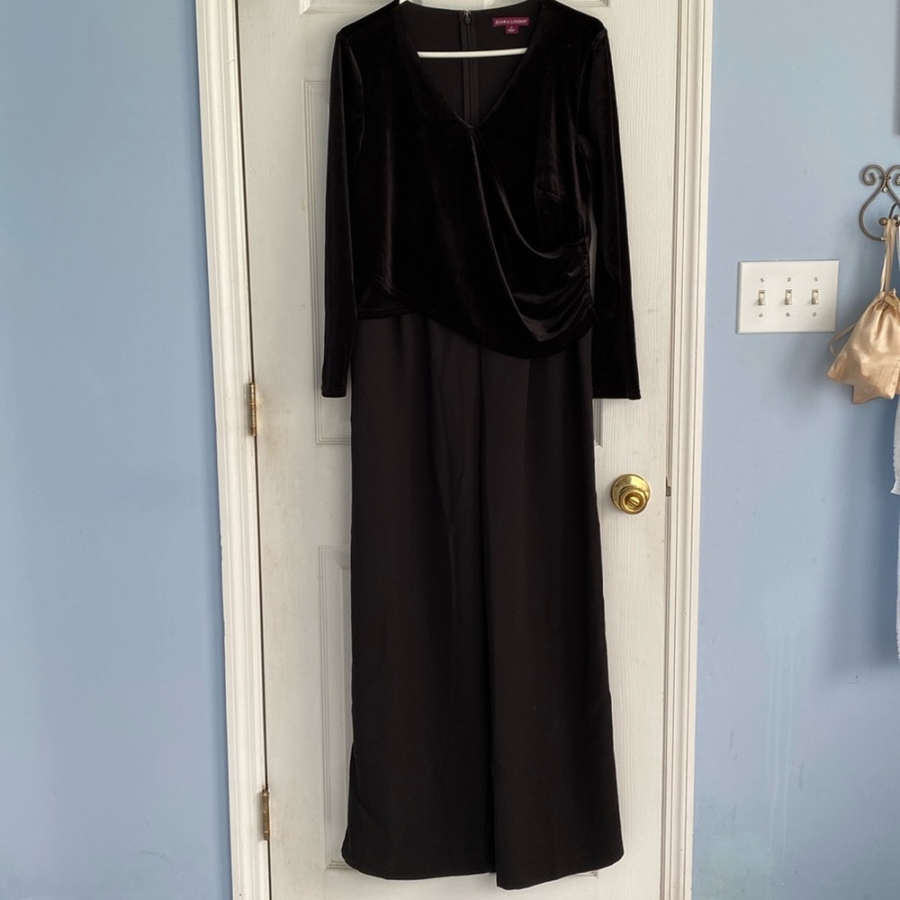 Jessica London long sleeve velvet and rayon black jumpsuit size 12